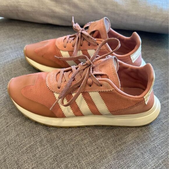 ADIDAS woman’s mauve sneakers. Leather! Size 8. New condition. Gorgeous!! - Picture 1 of 10
